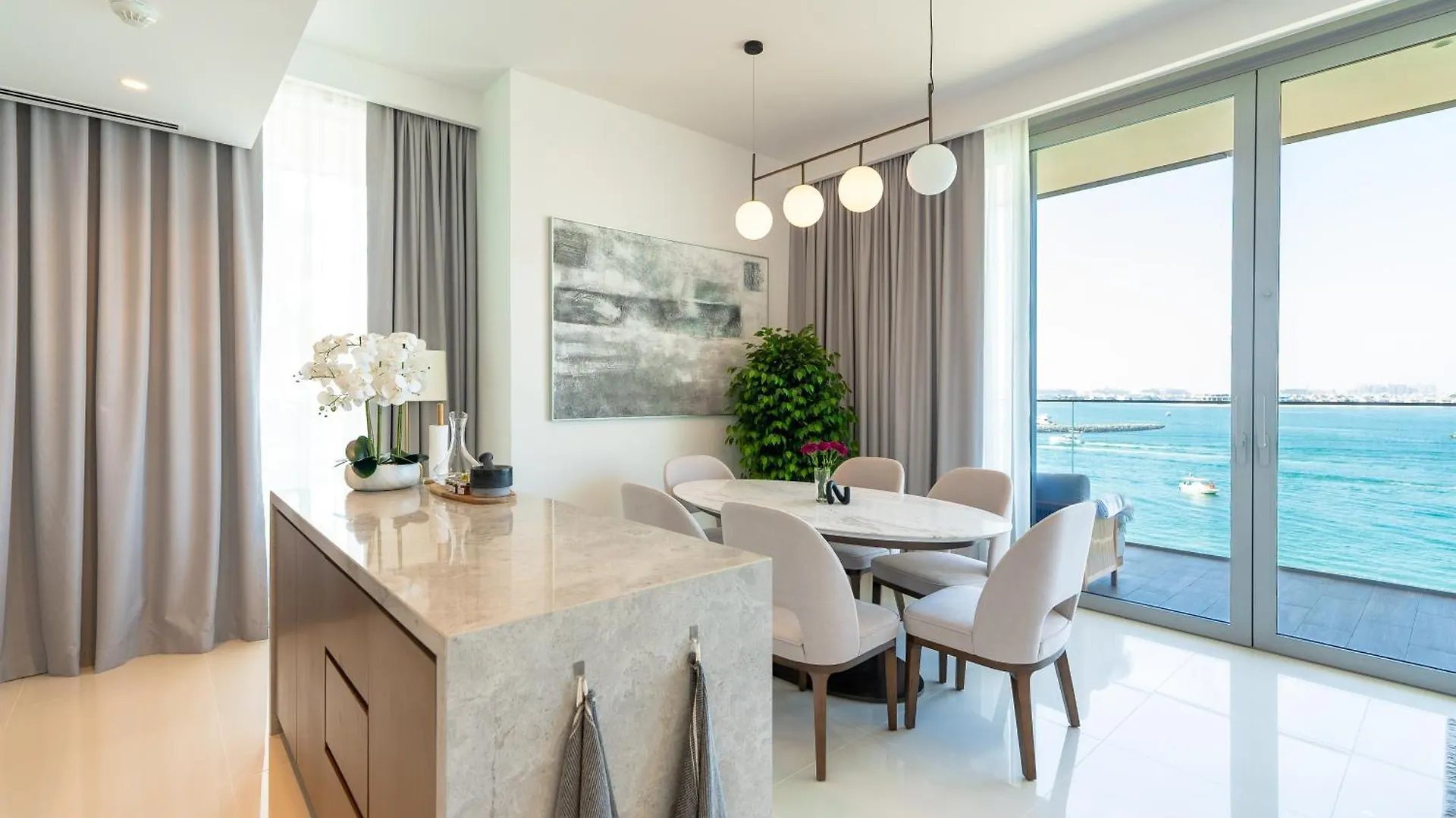 Apartment Ocean View And Private Beach Access - 2 Br Dubai